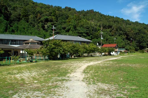 Oki-shima Elementary School