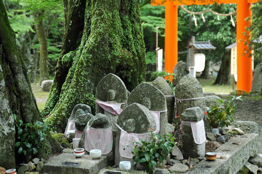 Jizo Buddha statues at Hiyositaisha shrine